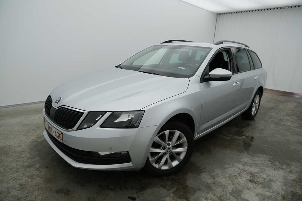 Skoda Octavia Combi 2019 фото 1