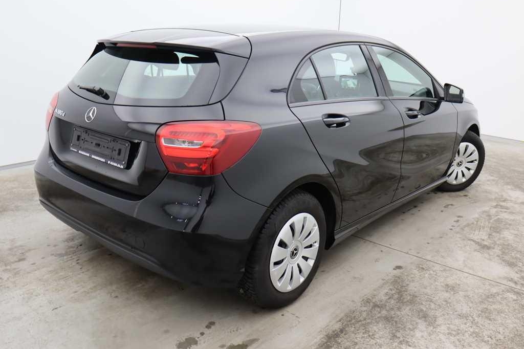 Mercedes-Benz A-Klasse 2017 photo 2