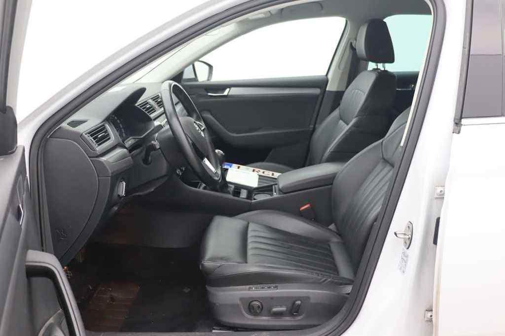 Skoda Superb 2016 photo 2