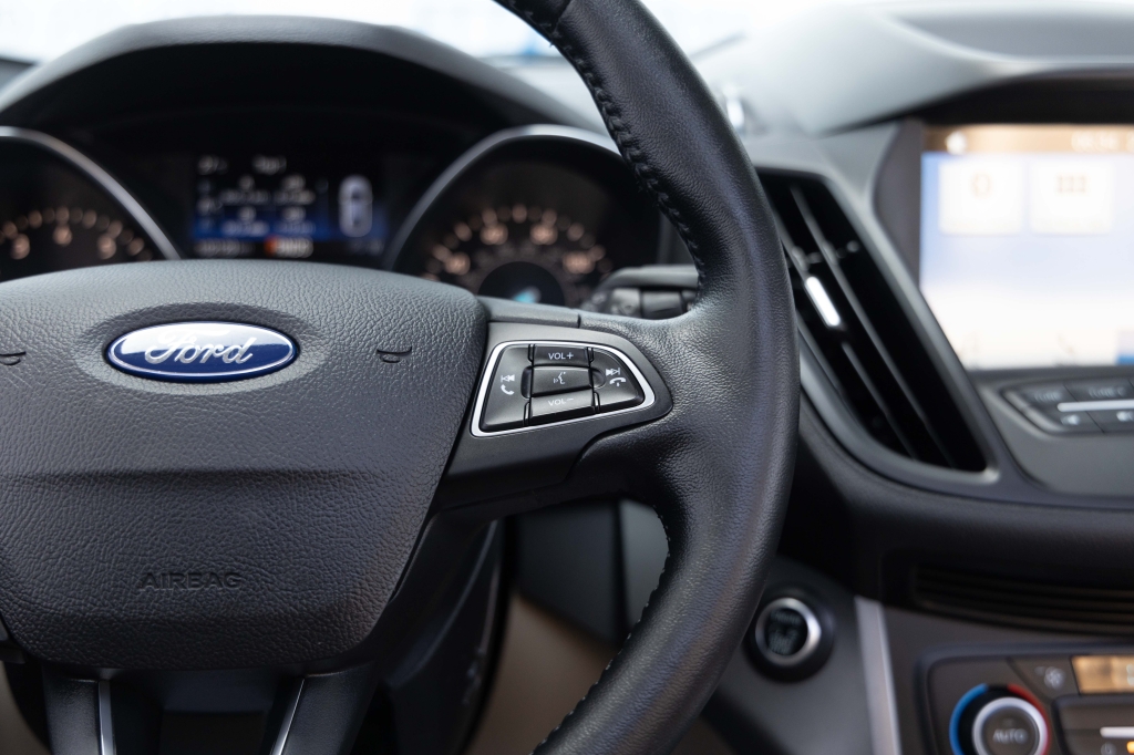 Ford Escape SEL 2019 фото 20