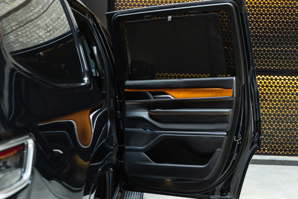 Jeep Grand Wagoneer 2022 фото Jeep Grand Wagoneer 2022 фото 43