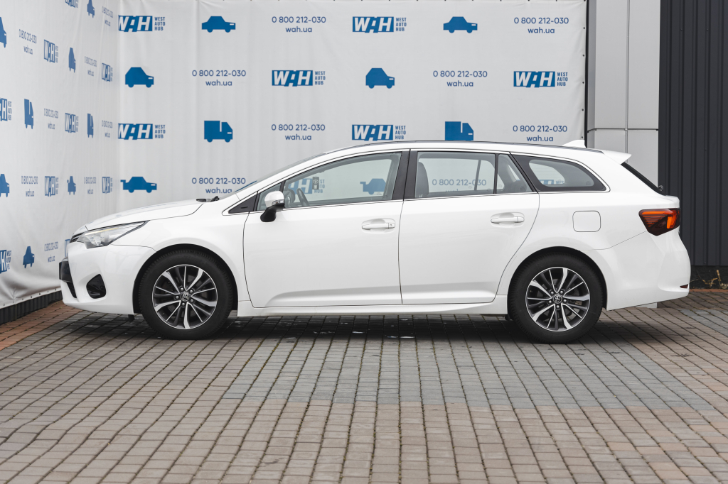 Toyota Avensis 2016 photo 12