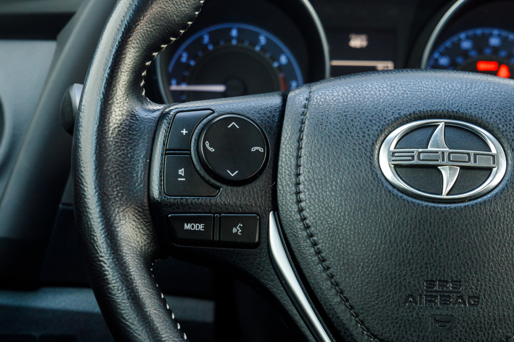 Scion іМ 2015 photo 7