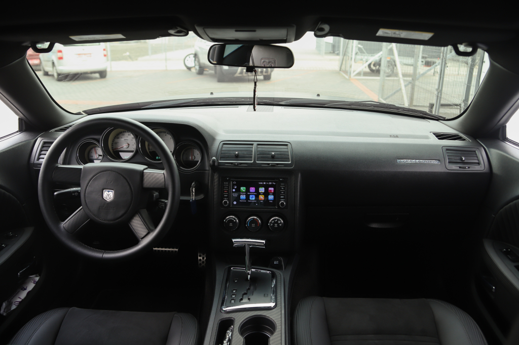 Dodge Challenger SE 2010 photo 34