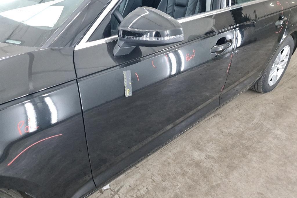 Audi A4 Avant 2018 фото 11