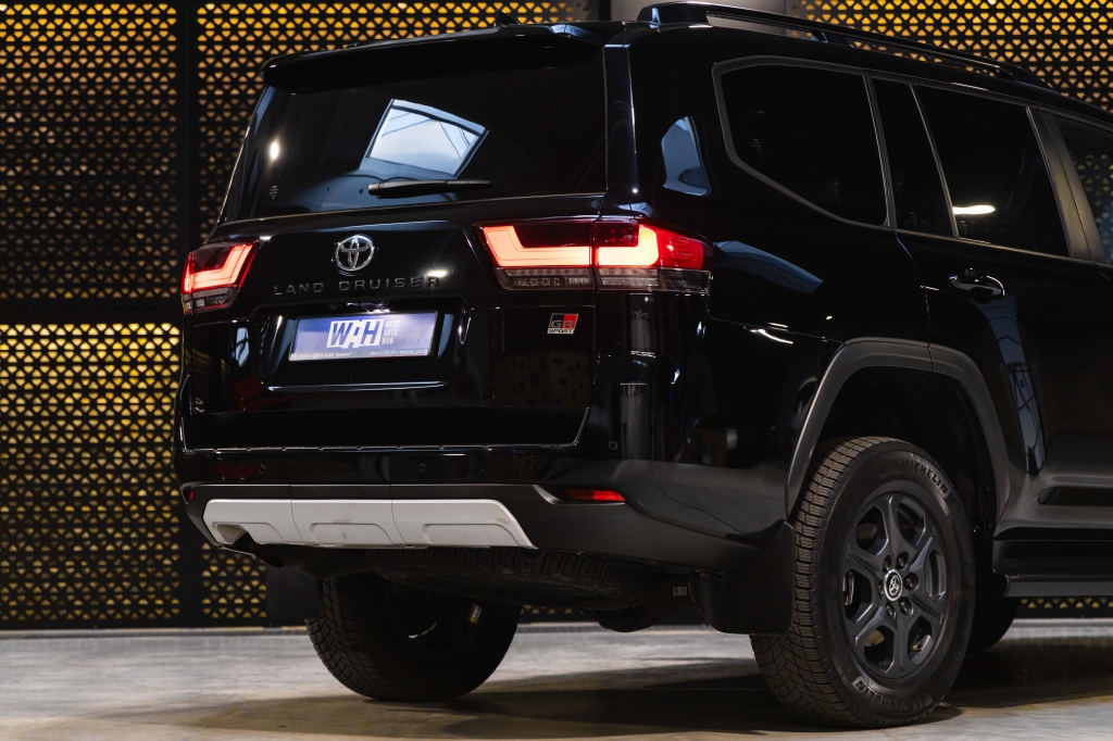 Toyota Land Cruiser GR 2023 photo 10