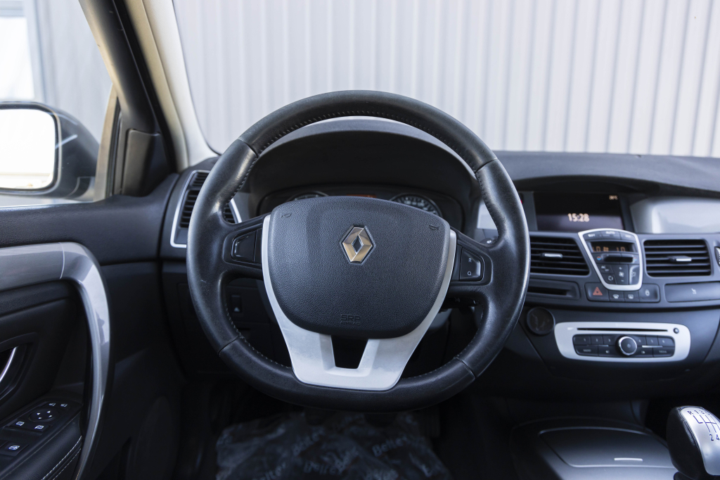 Renault Laguna 2014 photo 18