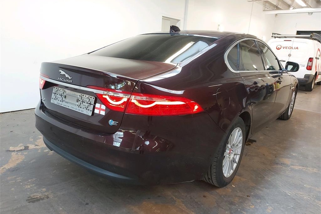 Jaguar XF 2018 фото 3