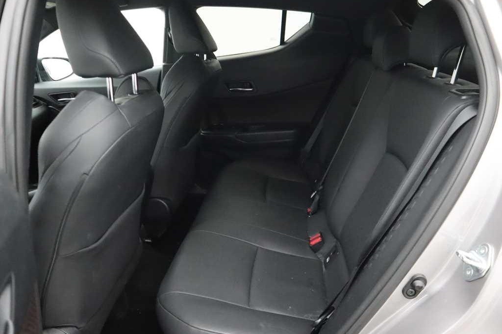 Toyota C-HR 2017 photo 6