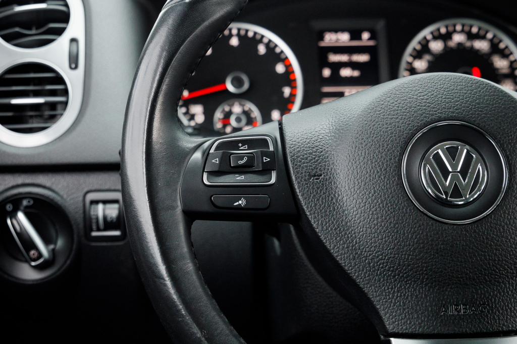 Volkswagen Tiguan S 2017 photo 18