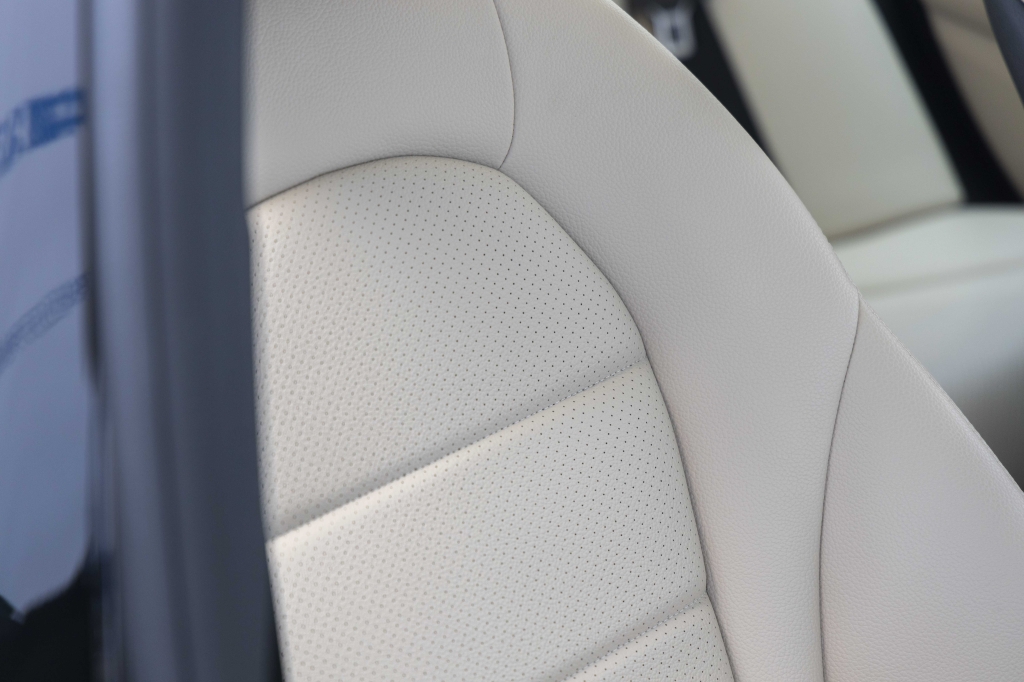 Mercedes-Benz C-Class C300 4Matic 2019 photo 20