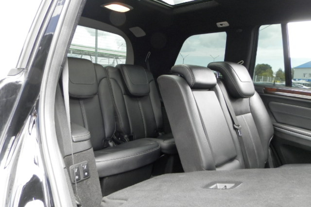 Mercedes-Benz GL 350 2011 photo 21