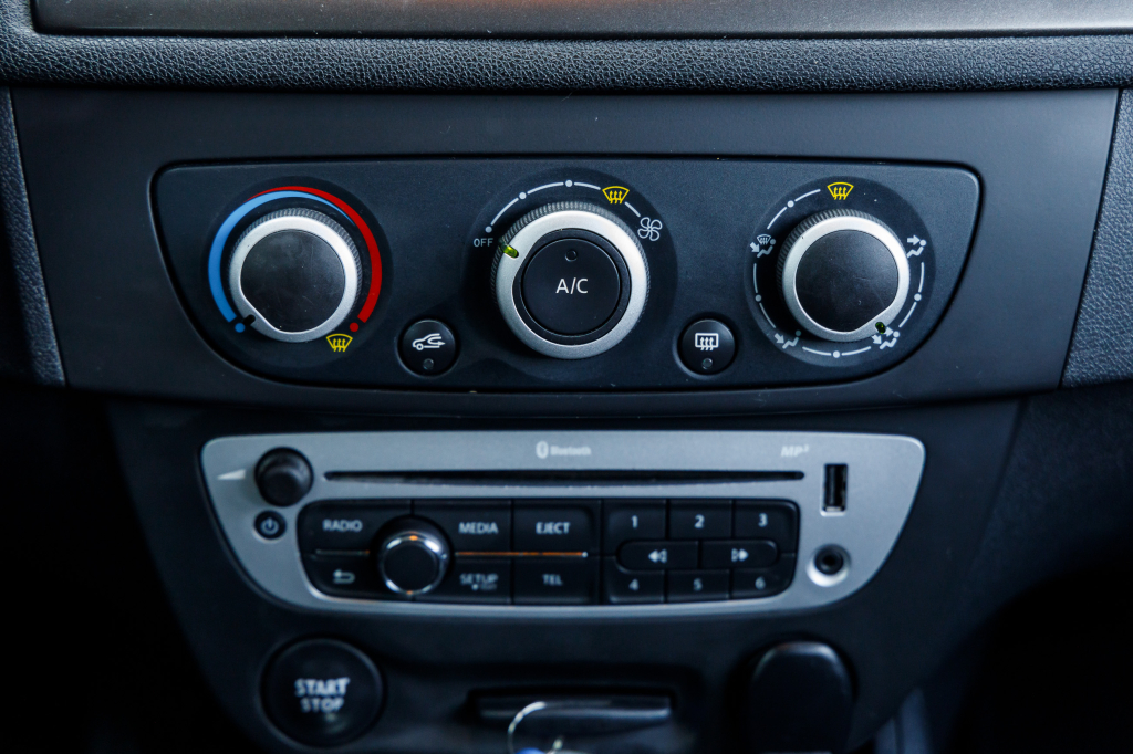 Renault Megane 2015 фото 7