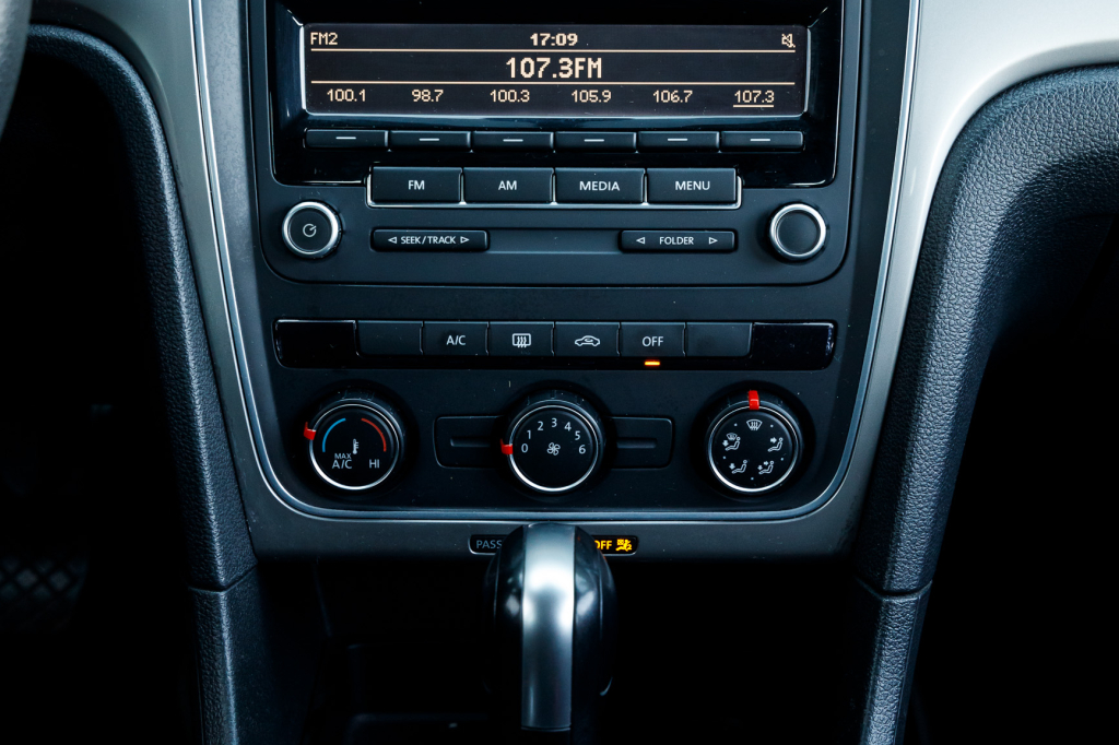 Volkswagen Passat (NMS) S 2014 photo 8