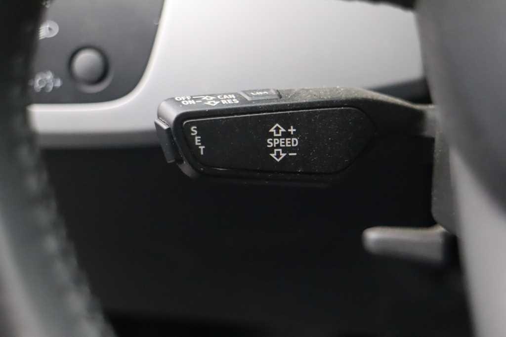 Audi A4 2016 photo 34