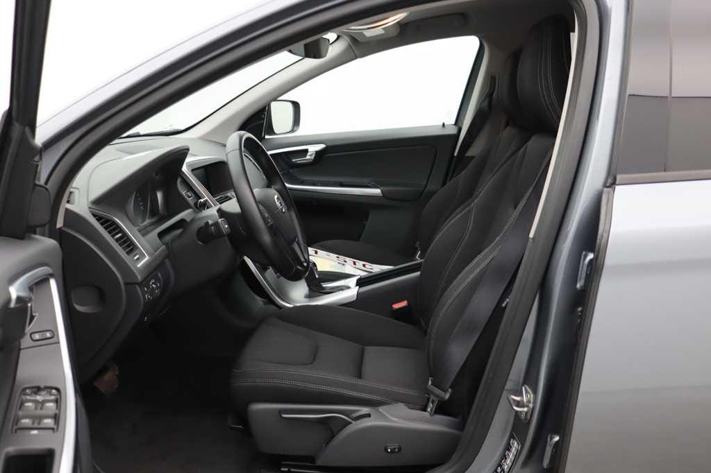 Volvo XC60 2017 фото 2