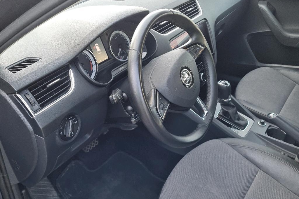 Skoda Octavia Combi 2018 photo 20