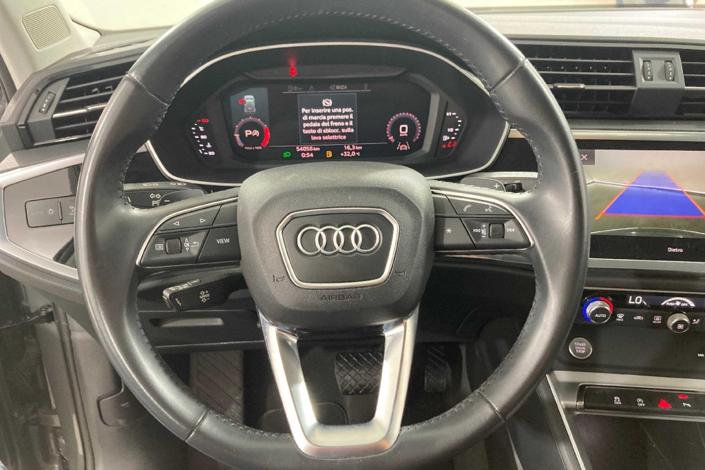 Audi Q3 2019 фото 5