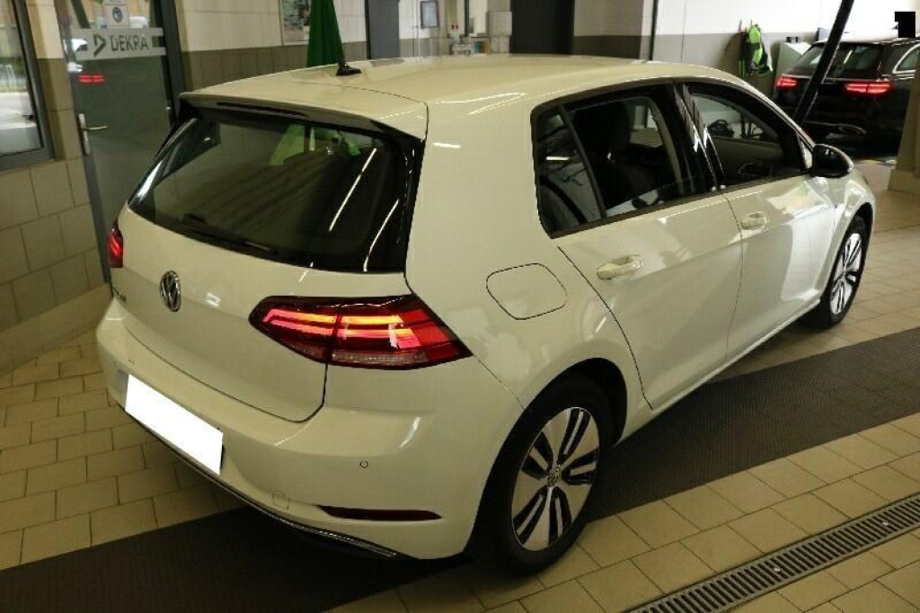 Volkswagen Golf 2020 photo 3