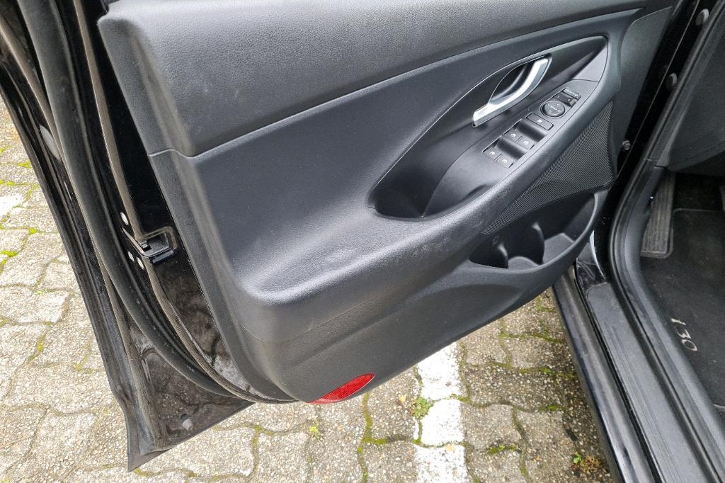 Hyundai i30 Wagon 2017 фото 28