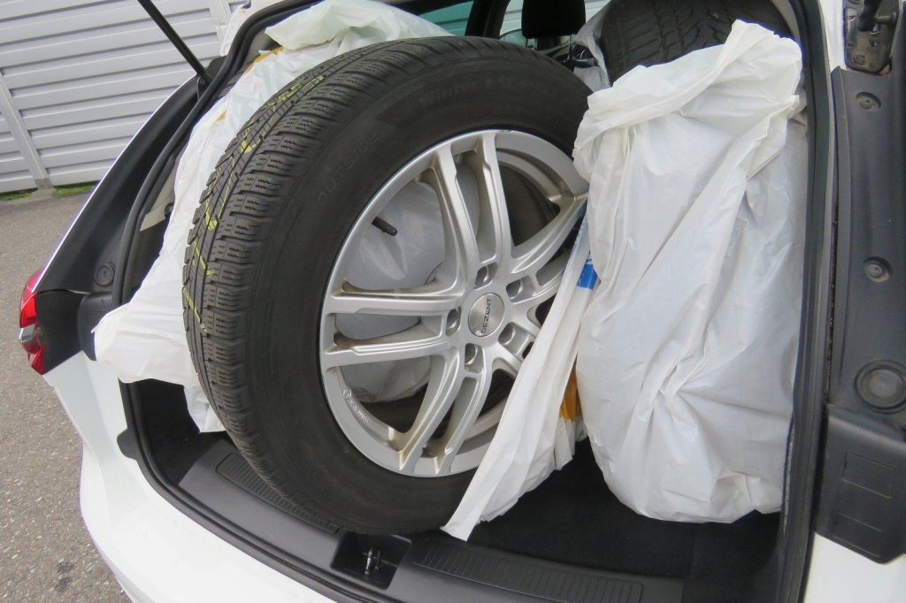 Opel Insignia Sports Tourer 2018 photo 2