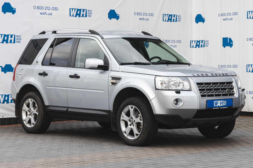 Land Rover Freelander 2010 photo 4