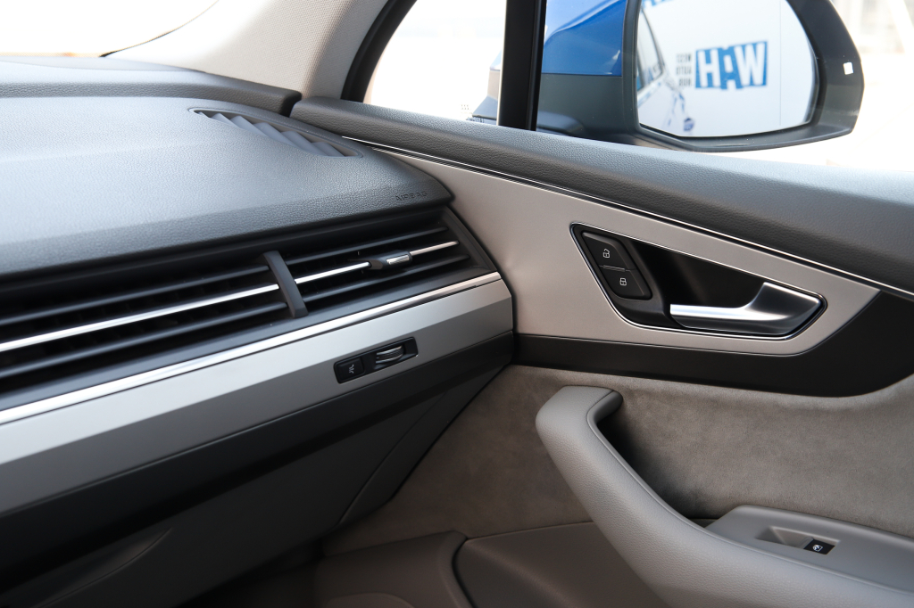 Audi Q7 S line TDI quattro 2017 photo 28