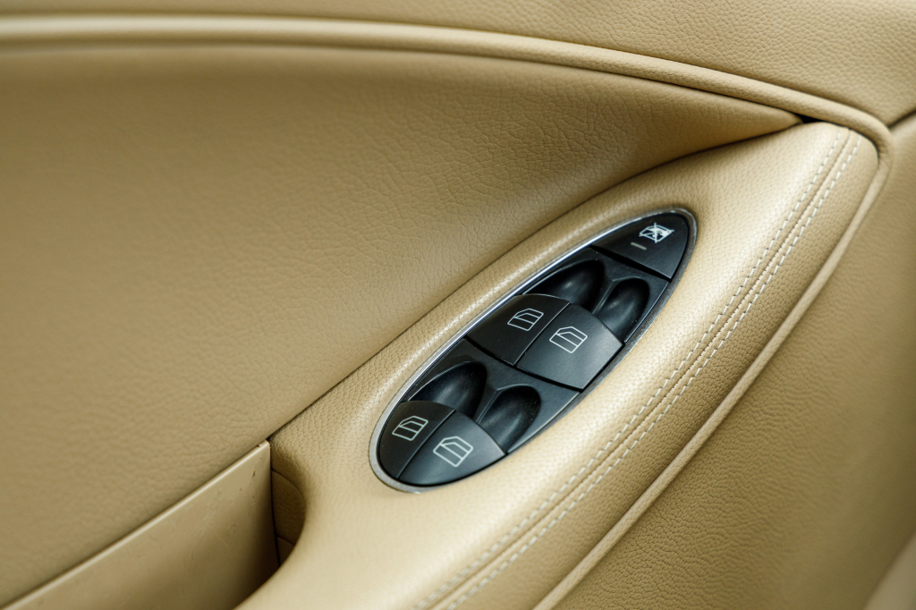 Mercedes-Benz CLS 500 2005 photo 5