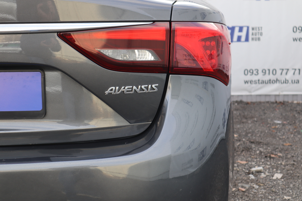 Toyota Avensis фото 18