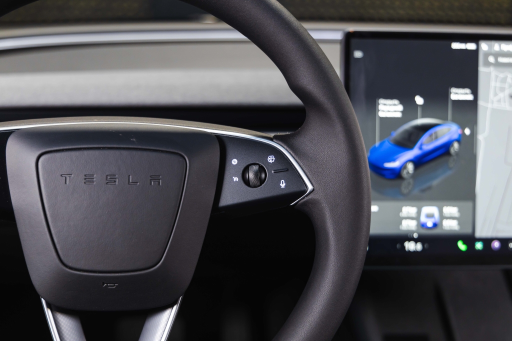 Tesla Model 3 2024 фото Tesla Model 3 2024 фото 20