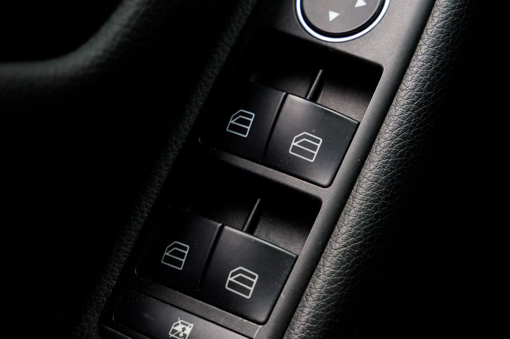 Mercedes-Benz C 250 AMG-Line 2011 photo 13