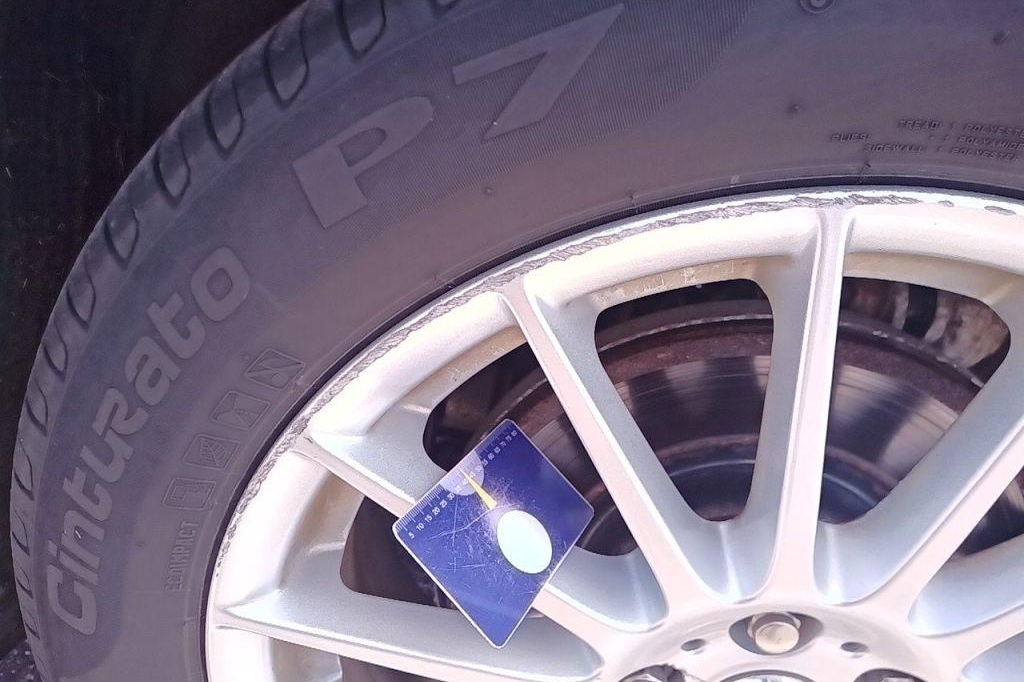 Jaguar XE 2015 photo 30