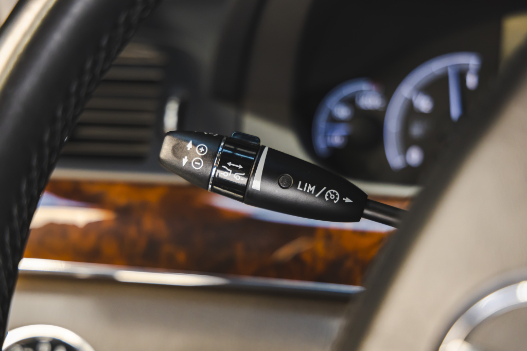 Mercedes-Benz S-Class 2011 photo 19