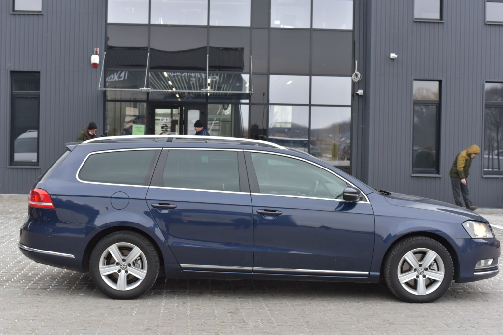 Volkswagen Passat B7 Panorama 2012 photo 3