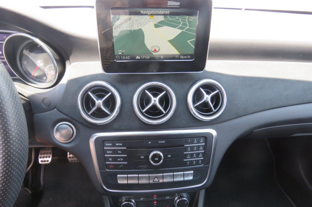 Mercedes-AMG CLA-Klasse 2017 photo 6