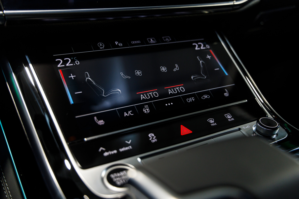 Audi A8 2020 photo 46