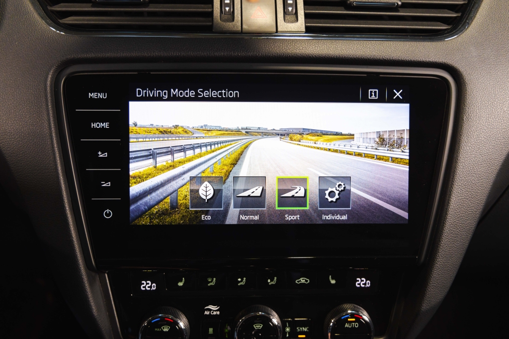 Skoda Octavia 2018 фото 25