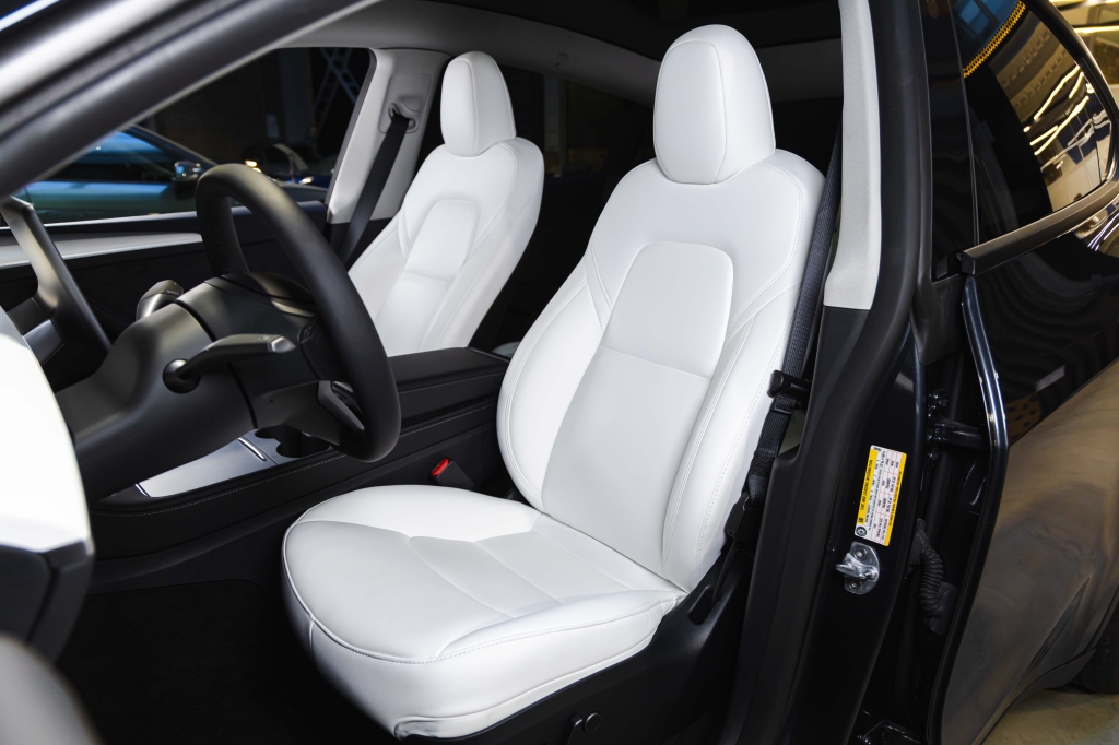 Tesla Model Y Long Range 2024 фото Tesla Model Y Long Range 2024 фото 19