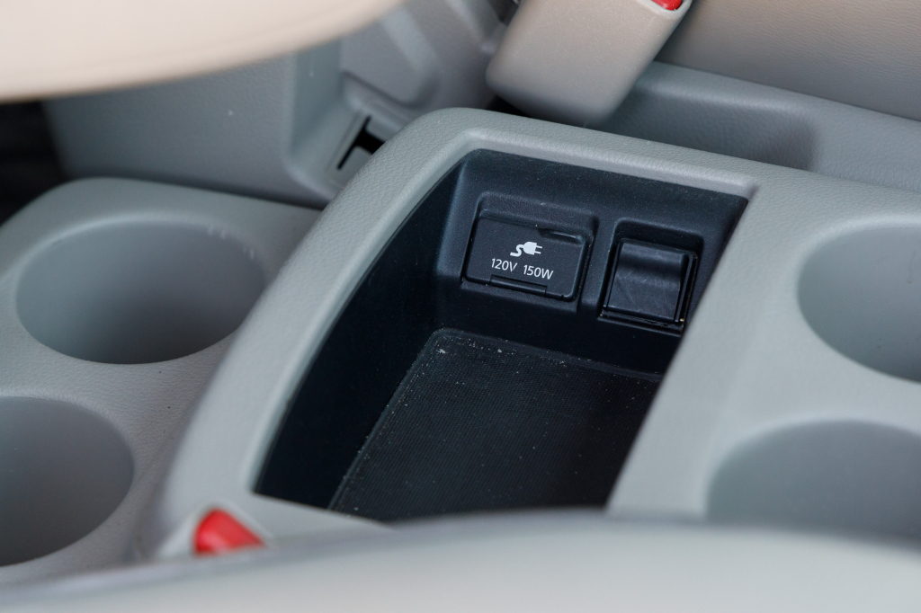 Nissan Quest 2012 фото 10