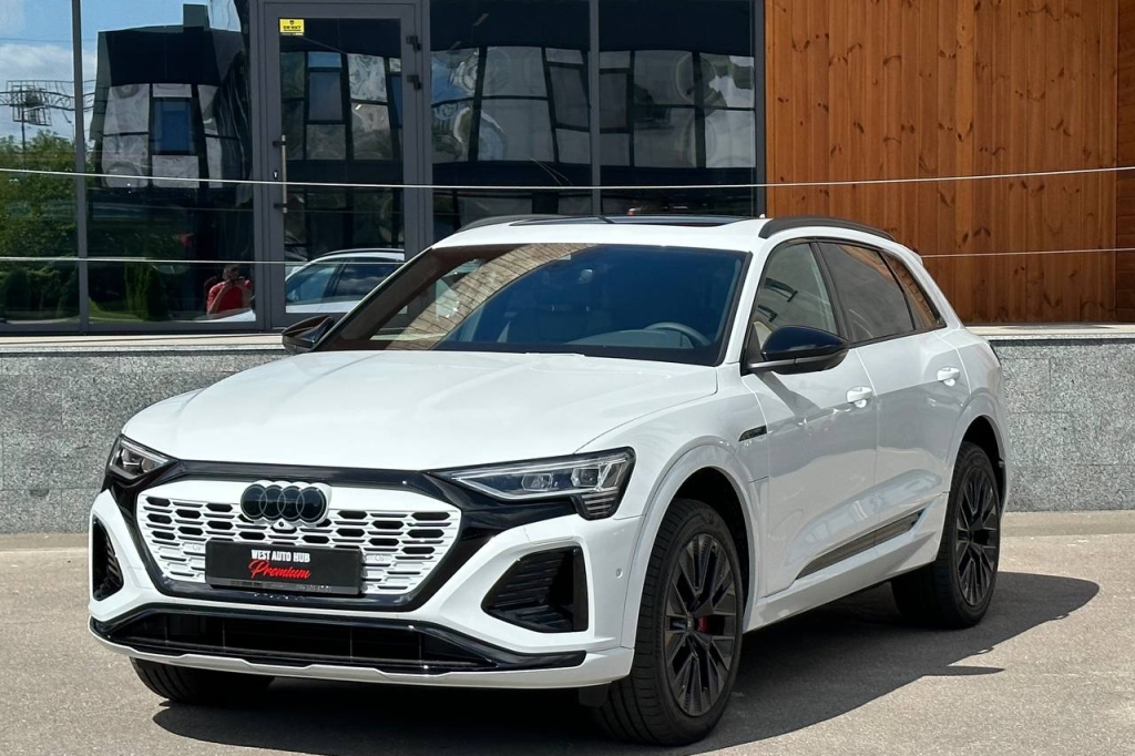 Audi Q8 e-tron 55 114 kWh Quattro S-line 2023 photo 2