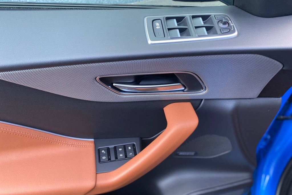 Jaguar F-Pace SVR 2020 фото 7