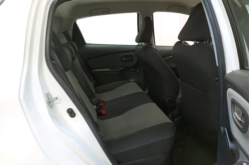 Toyota Yaris 2016 photo 7