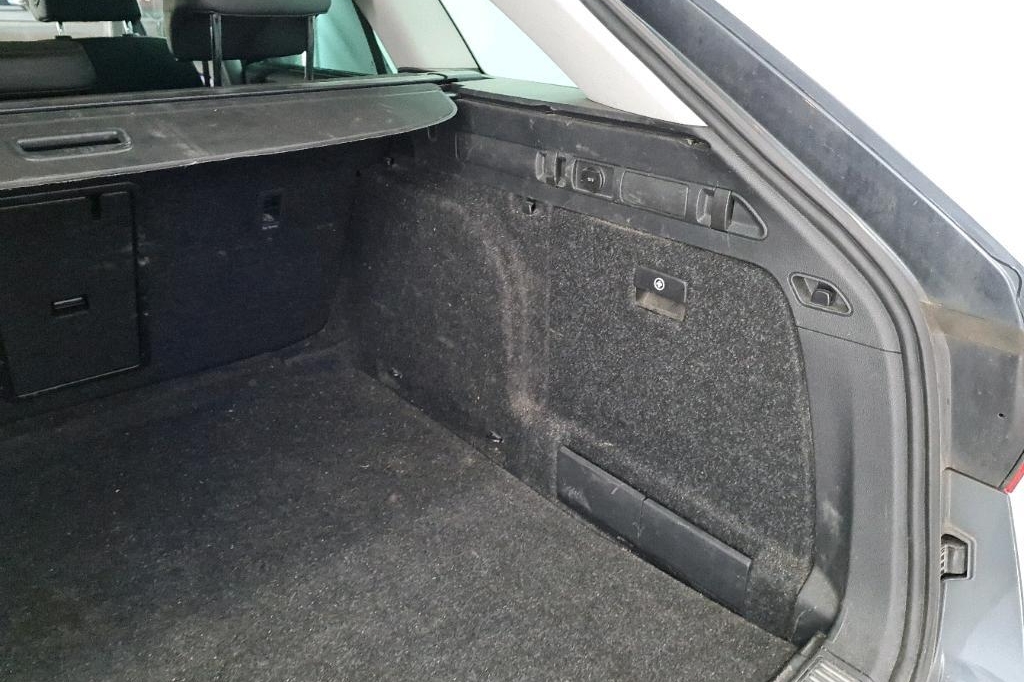 Skoda Superb Combi 2017 фото 8