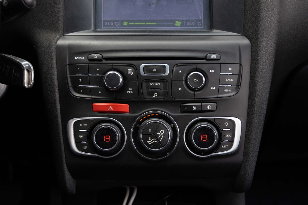 Citroen C4 2015 photo Citroen C4 2015 photo 21