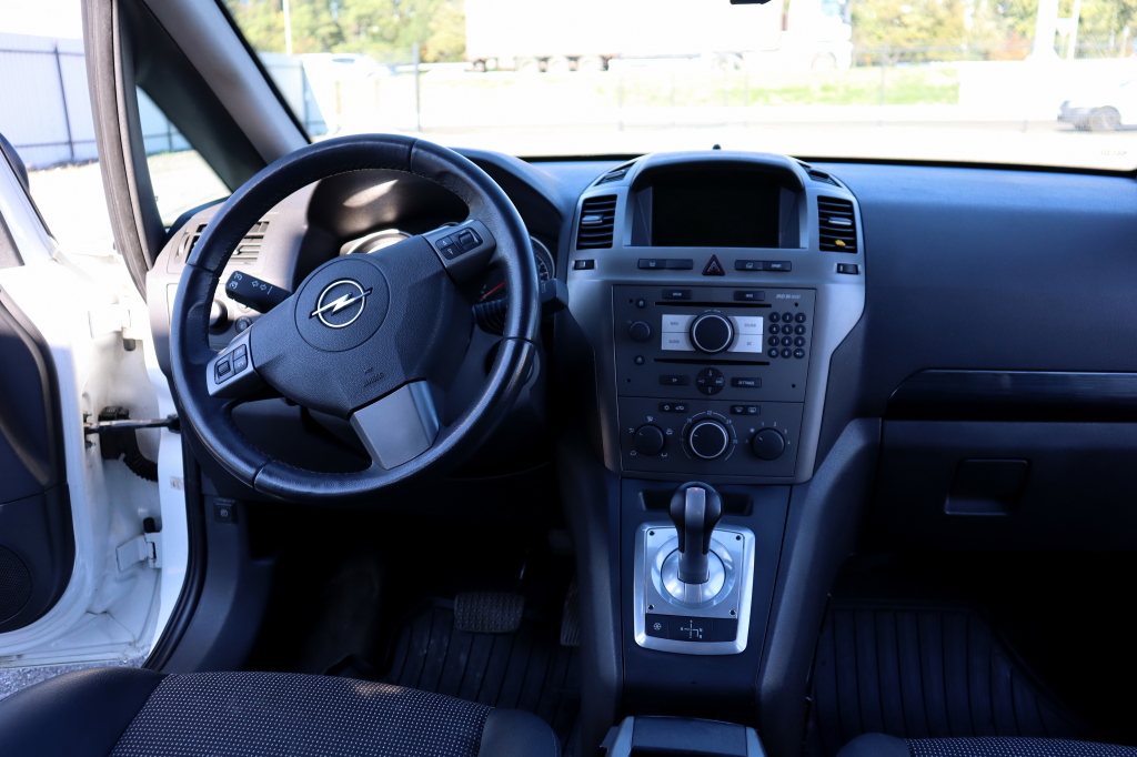 Opel Zafira 2006 фото 35