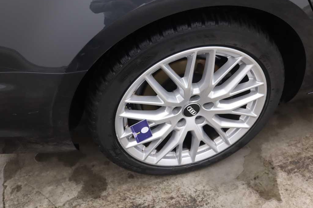 Audi A4 2016 photo 14