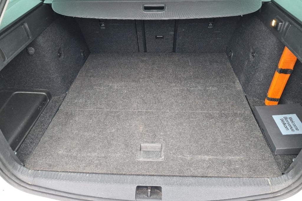 Skoda Octavia Combi 2018 photo 11