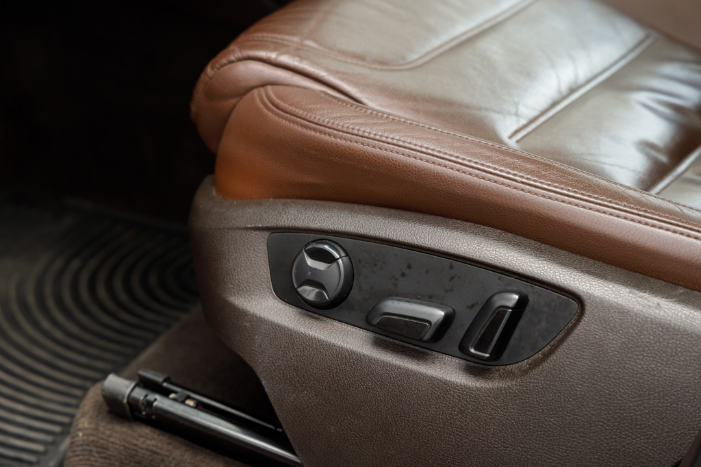 Volkswagen Touareg 2012 фото 17