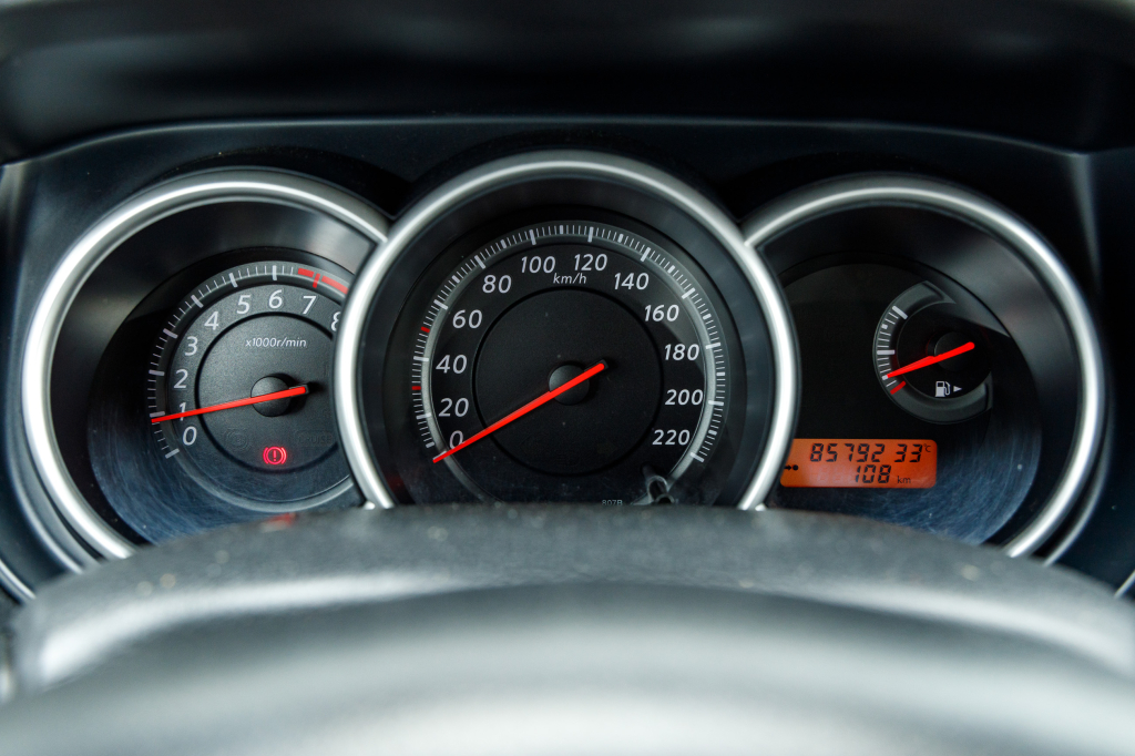 Nissan TIIDA 2010 photo 22