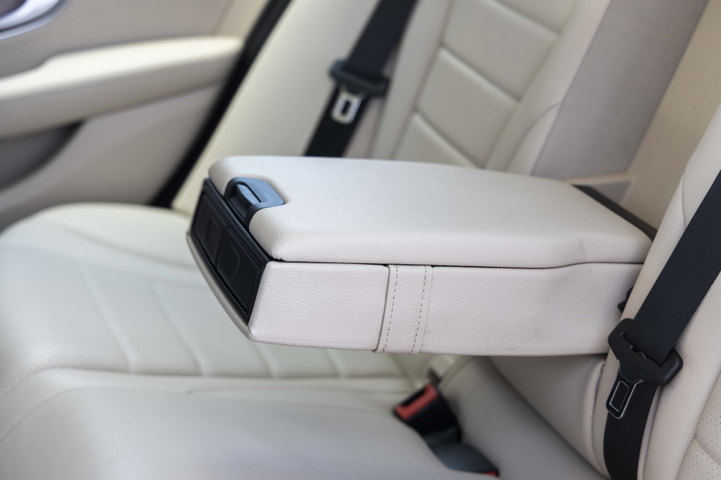 Mercedes-Benz C-Class C300 4Matic 2019 photo 19